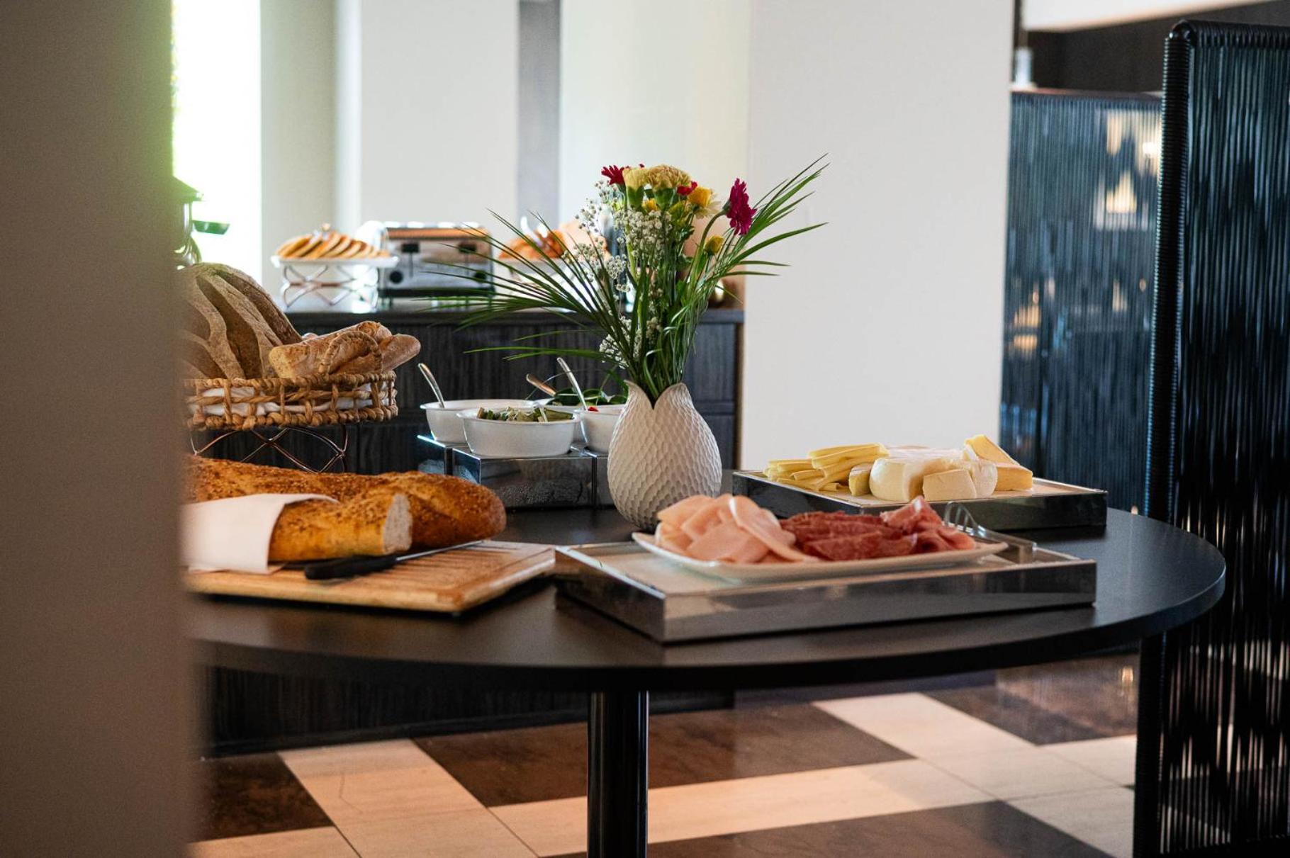 Axolute Comfort Hotel 4*